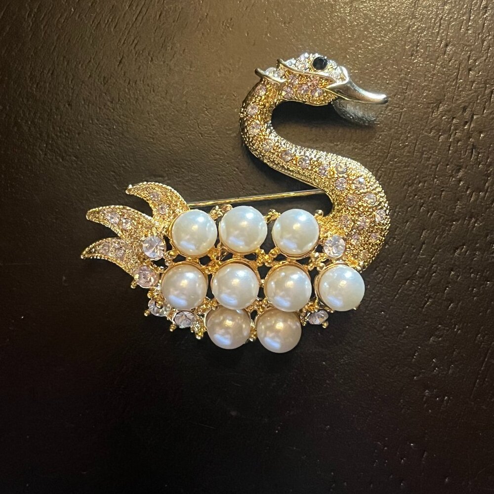 Gold Tone Swan Brooch with Rhinestones and Faux Pearls Black Eye Rhinestone